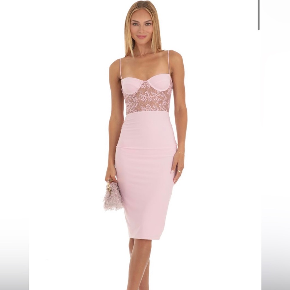Ayaka Cutout Lace Midi Dress in Pink